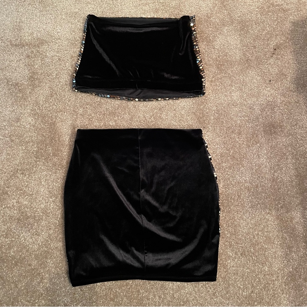 2 piece gold sequin skirt & bandeau top - Picture 4 of 6